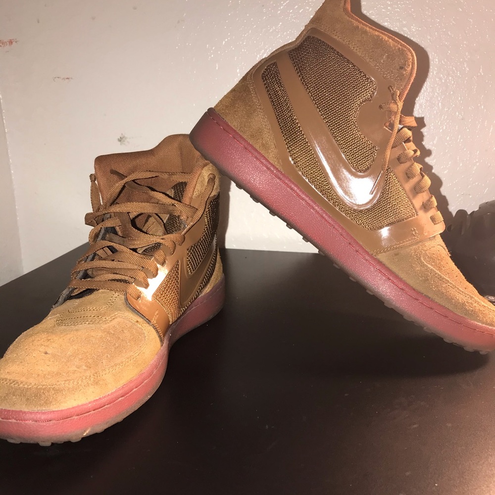 NIKE TRAINER CLEAN SWEEP PREMIUM